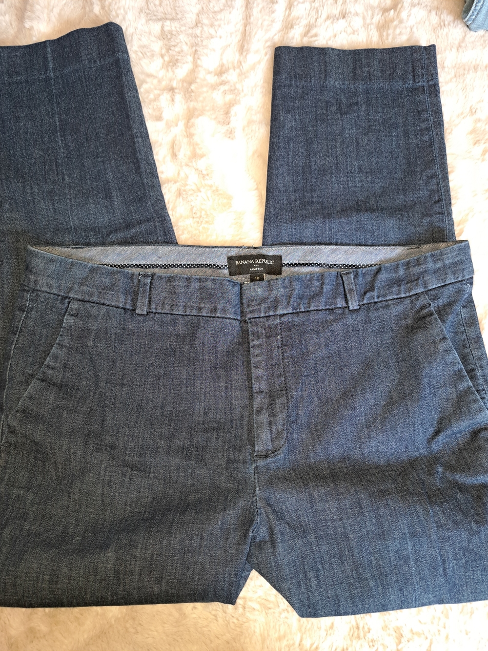 Banana Republic Hampton Women’s Classic Straight-Leg Jeans in Dark Blue - Picture 3 of 4